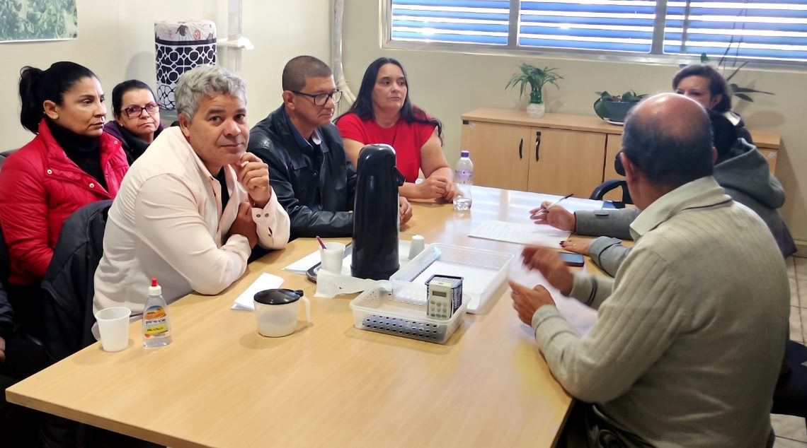 Cotia | Sintrasp e Comissão pedem agilidade nas reivindicações dos Auxiliares de Enfermagem em reunião com o secretário de Saúde