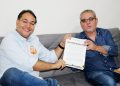Dr. Lindoso é o primeiro candidato a prefeito a retirar “Carta Compromisso” do Sintrasp, formulada junto aos Servidores