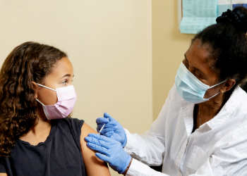 Servidores garantem o sucesso da campanha de vacinação contra a poliomielite em Osasco