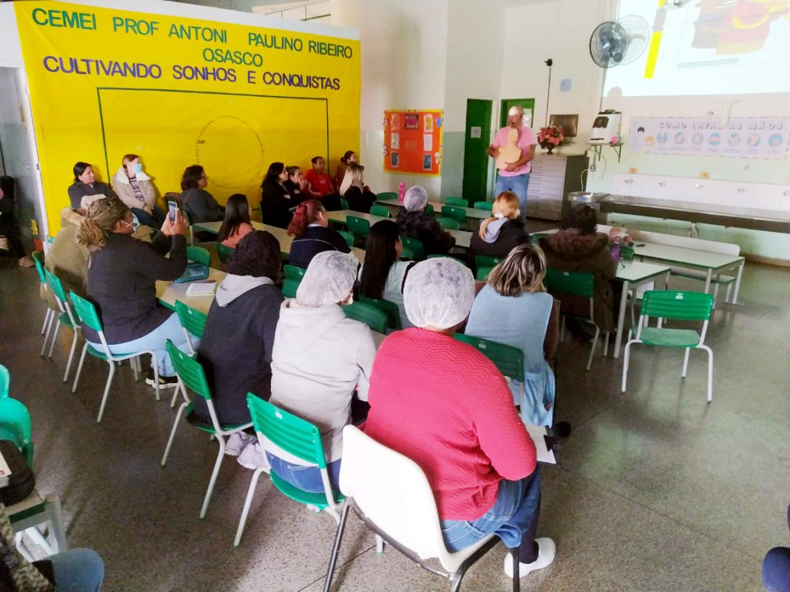 Servidores participam da capacitação em APH na Creche Hilda Alves e na EMEI Prof. Antônio Paulino