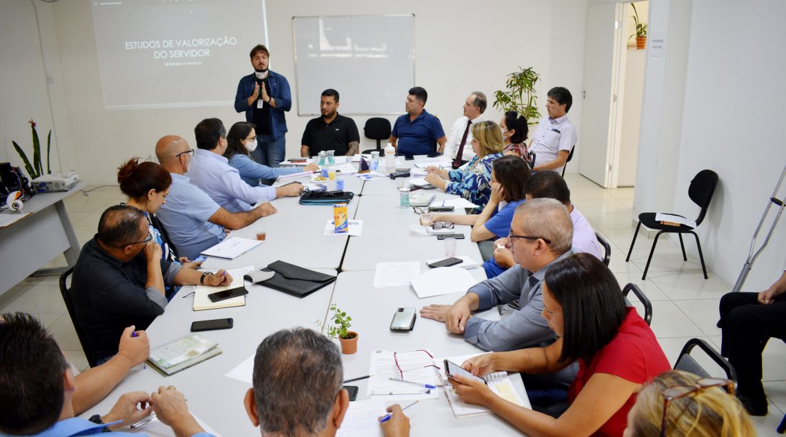Prefeito Rogério Lins atende demanda do Sindicato e anuncia pagamento do Piso Nacional da Enfermagem