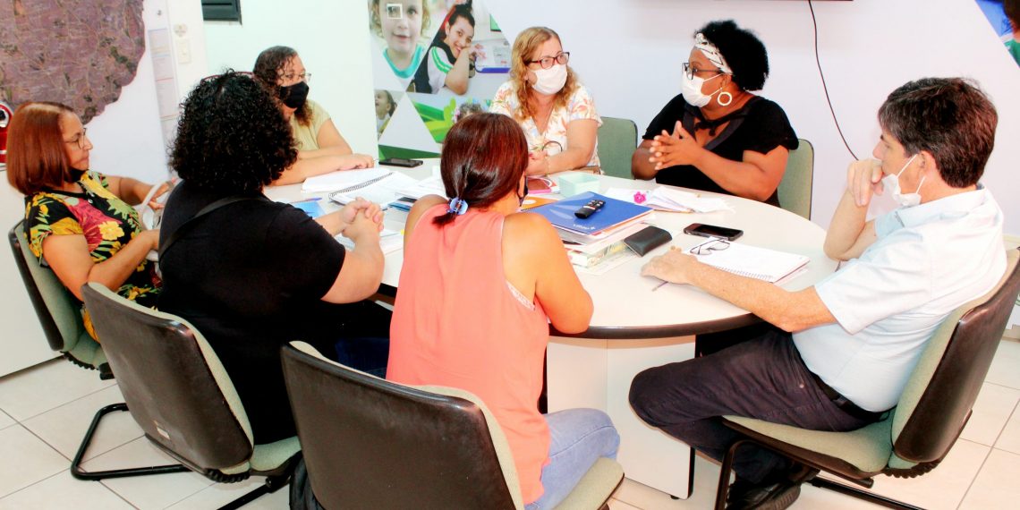 Reunião PRESENCIAL com Representantes dos Profissionais do Apoio da Educação será dia 12/12