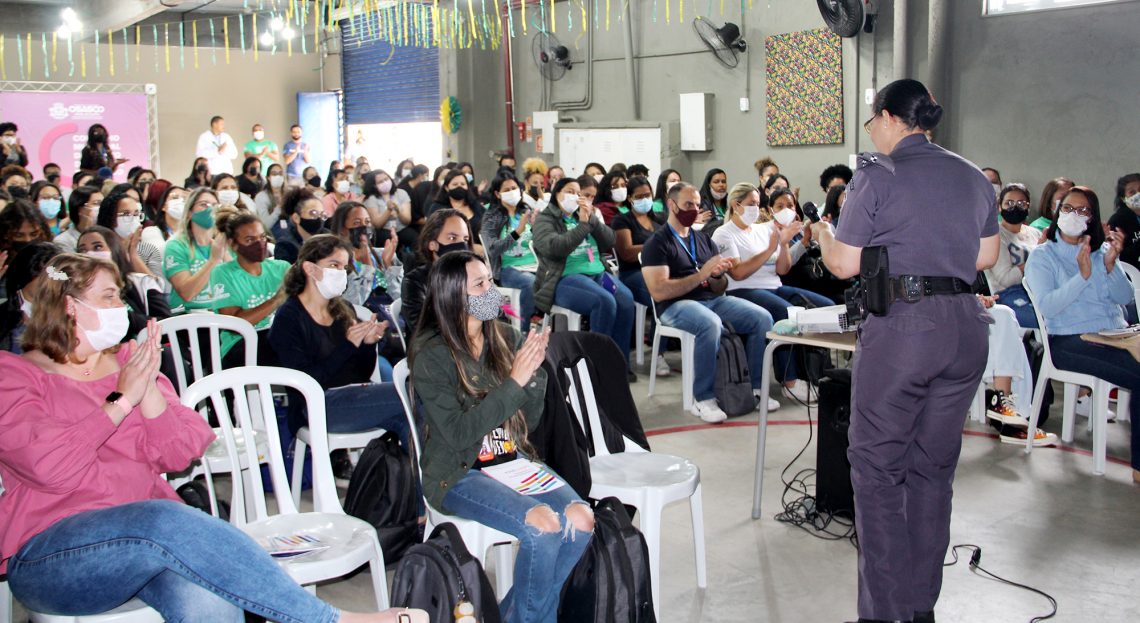 Diretora Sheila Thimóteo participa de capacitação especial aos profissionais do contraturno