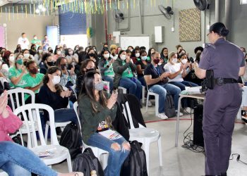 Diretora Sheila Thimóteo participa de capacitação especial aos profissionais do contraturno