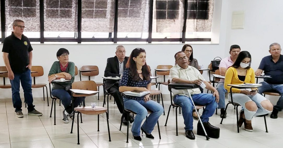 Última rodada da Mesa de Negociação de 2022 debate os 10 temas mais urgentes da categoria