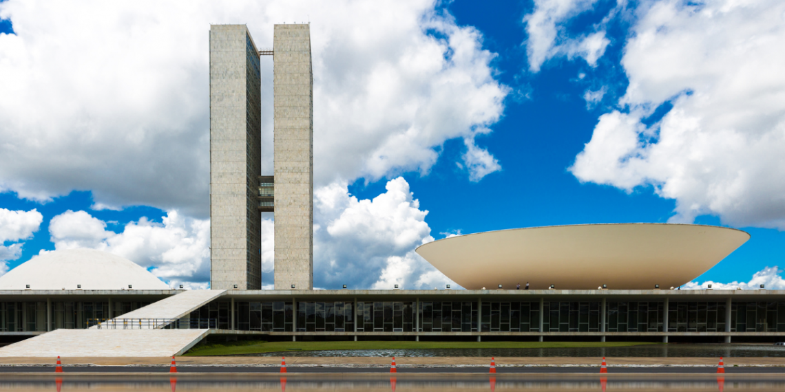 A travessia da reconstrução de uma grande nação | Artigo de Lincoln de Abreu Penna