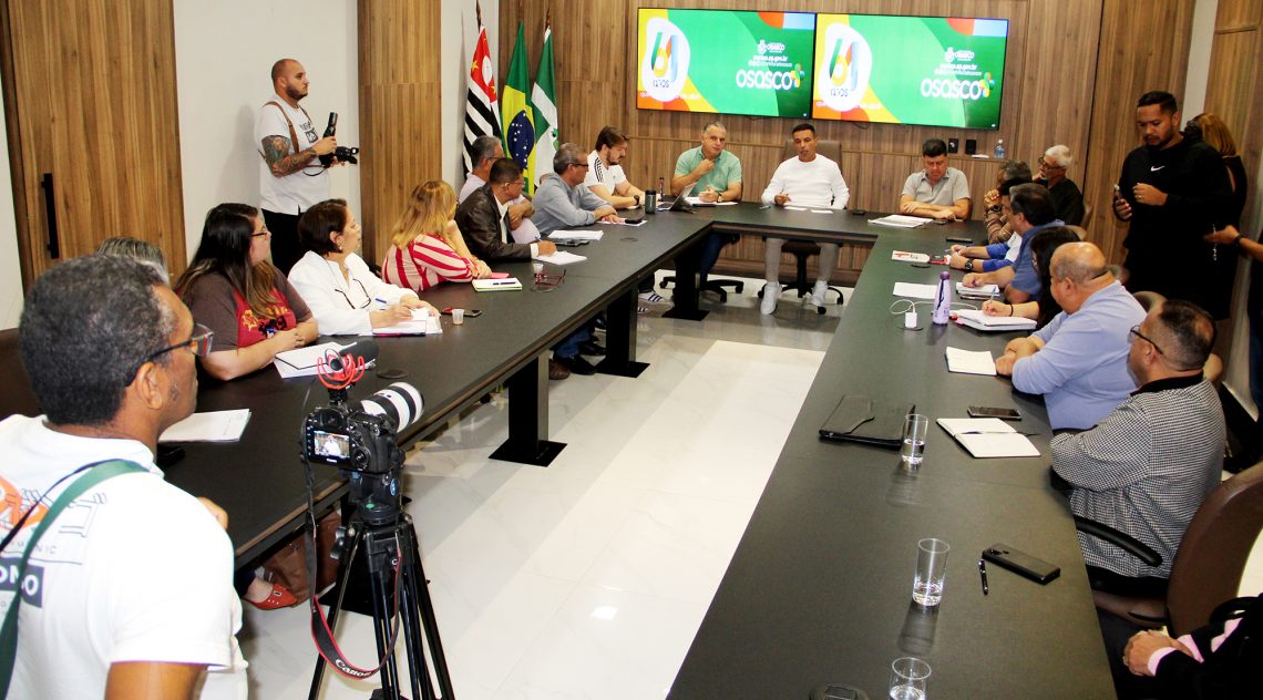 CAMPANHA SALARIAL I Prefeitura apresenta contraproposta de 10% nos salários; vale-alimentação sobe para R$ 800