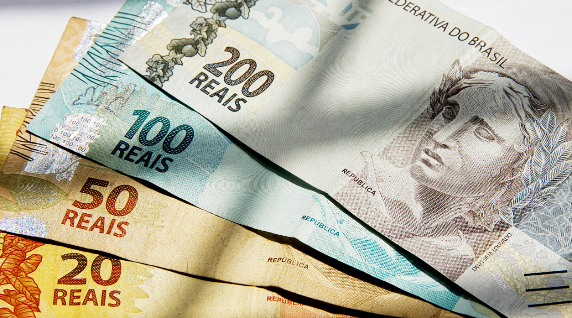 A valorização do salário mínimo voltou | Artigo de Clemente Ganz Lúcio