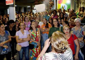 BASTA | Sindicato, APOS e Servidores realizam ato legítimo e secretários nos atendem