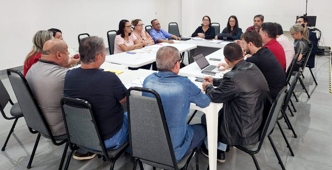 Mesa de Negociação debate os temas mais urgentes dos profissionais da Educação
