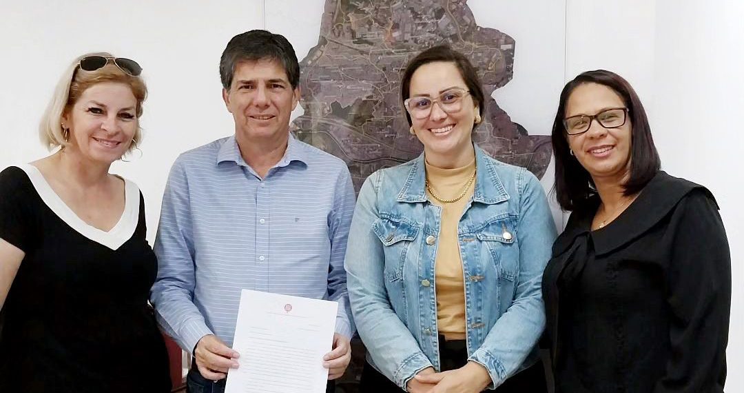 CMDMO | Diretora Sheila participa de reunião do Conselho da Mulher com secretário de Educação