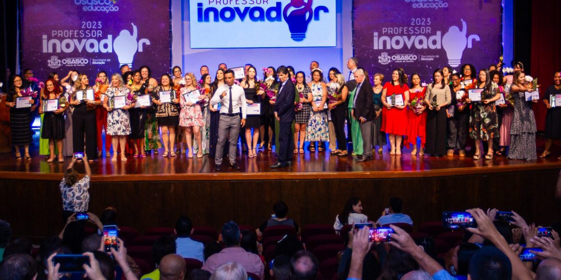 Professoras Marta Barreto e Sheila Thimóteo representam o Sintrasp na premiação do “Professor Inovador”