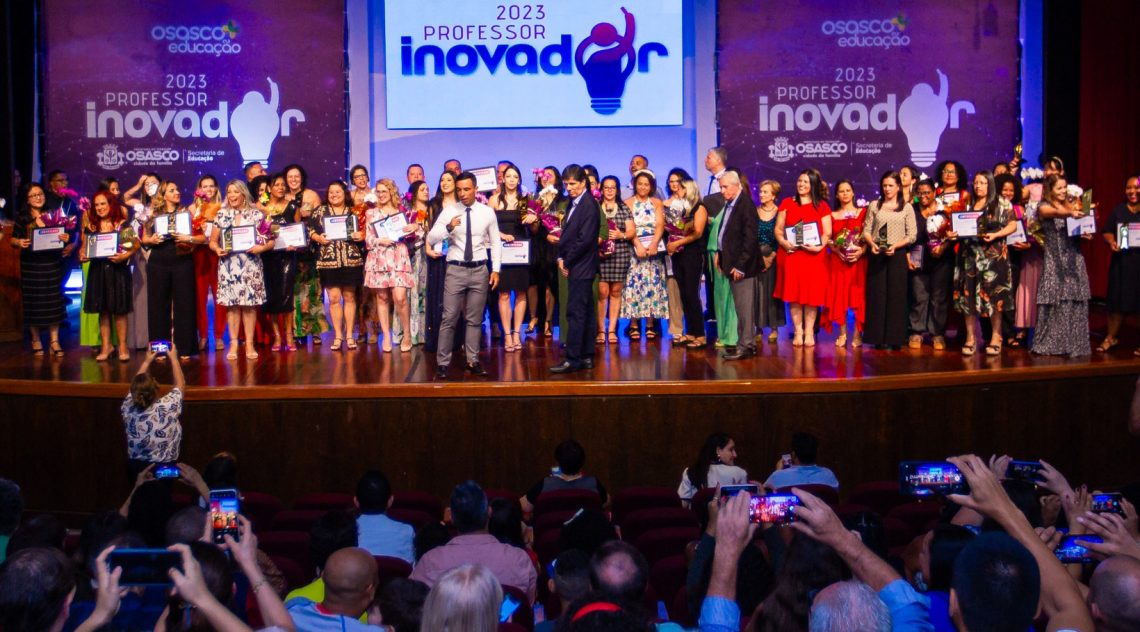 Professoras Marta Barreto e Sheila Thimóteo representam o Sintrasp na premiação do “Professor Inovador”