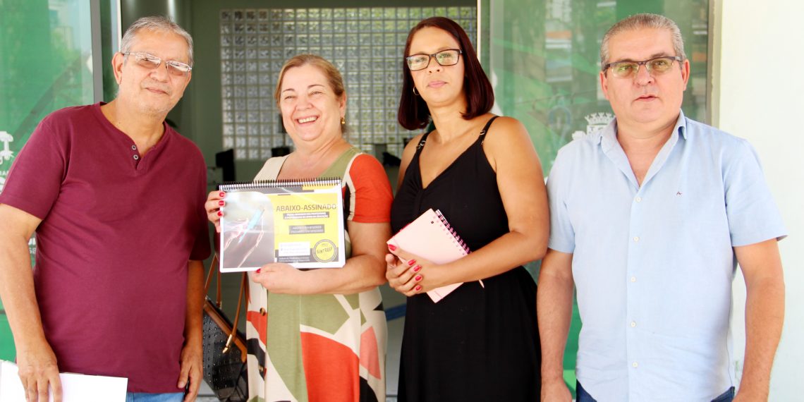 Faltas Abonadas | Sintrasp protocola ofício e entrega ao prefeito Rogério Lins listagem com quase 3 mil assinaturas