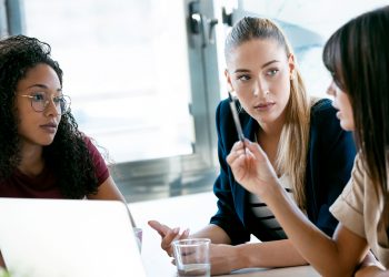 Trajetórias de promoção da igualdade salarial nas empresas | Clemente Ganz Lúcio