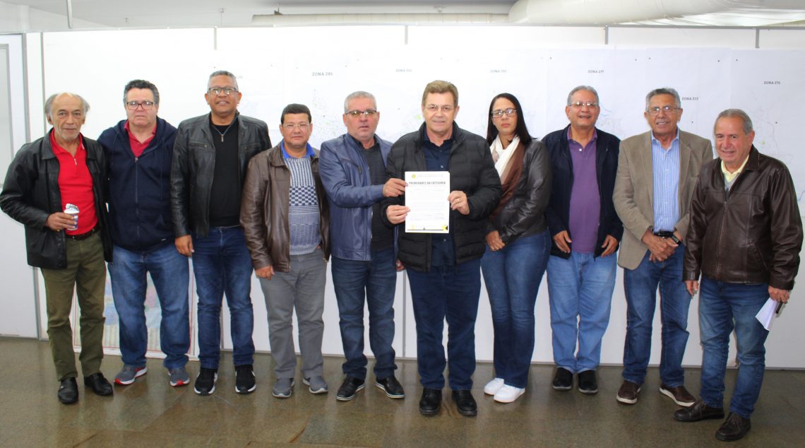 Emídio de Souza é o segundo candidato a prefeito a receber “Carta Compromisso” do Sintrasp, formulada junto aos Servidores