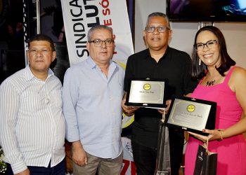 Sintrasp homenageia dirigentes e profissionais exemplares dentro do funcionalismo de Osasco durante o 4º Bailão