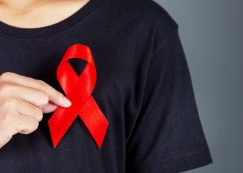 Dezembro Vermelho | É momento de ter consciência sobre o HIV e outras infecções sexualmente transmissíveis