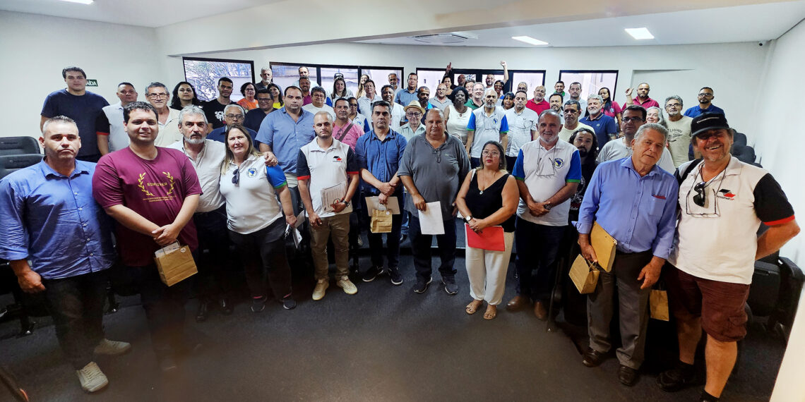 SINDICATO PRESENTE I Estivemos com mais de 100 lideranças de 50 Sindicatos para definir estratégias. Setor público municipal se reorganiza!
