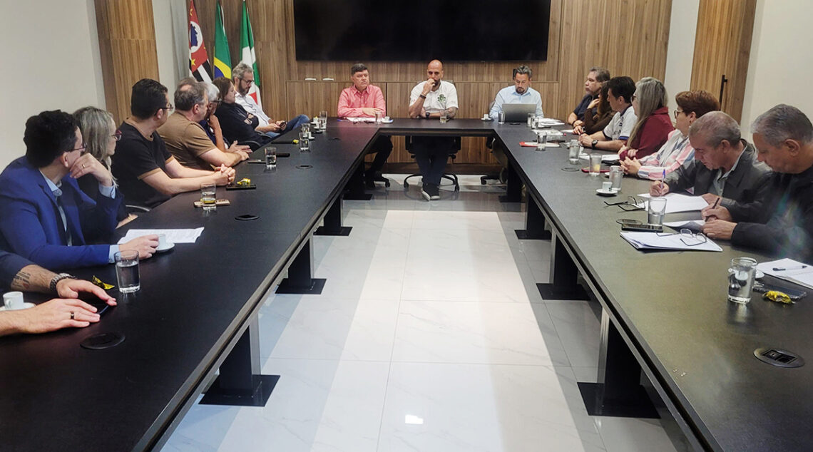 Sintrasp cobra e Prefeitura apresenta nova proposta de 5,54% de reajuste (linear) no salário e vale-alimentação. Votação vai decidir!