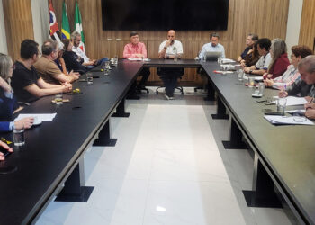 Sintrasp cobra e Prefeitura apresenta nova proposta de 5,54% de reajuste (linear) no salário e vale-alimentação. Votação vai decidir!