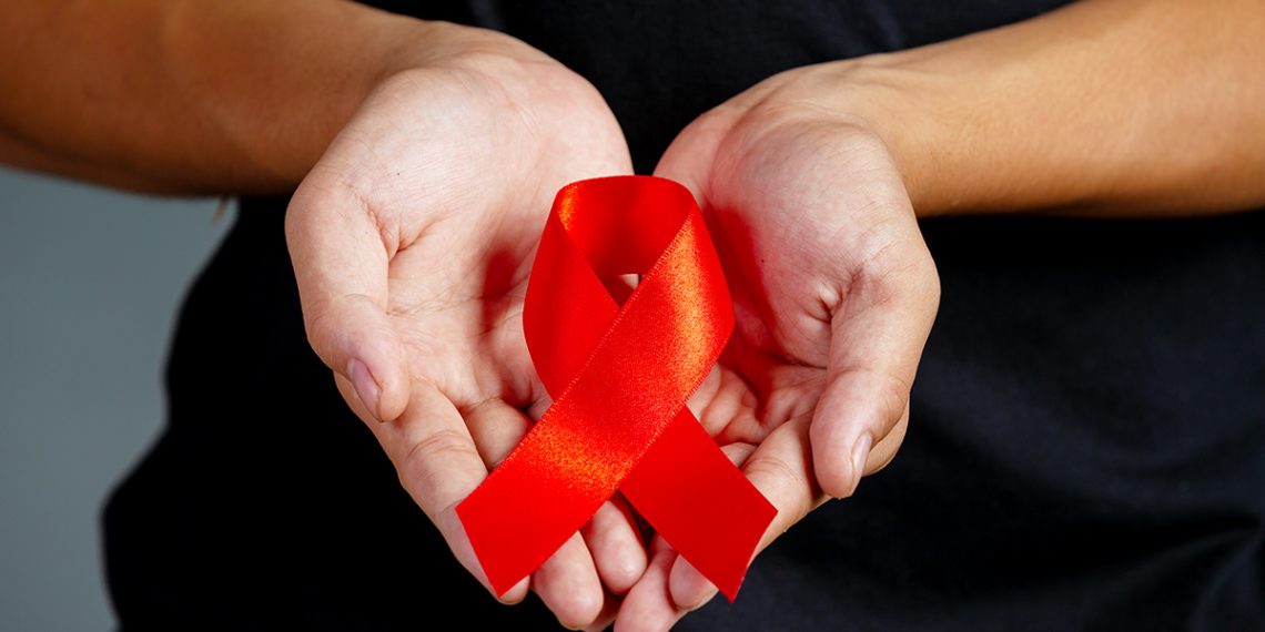 Dezembro Vermelho | Campanha alerta para conscientização à prevenção do HIV