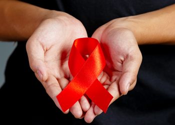 Dezembro Vermelho | Campanha alerta para conscientização à prevenção do HIV